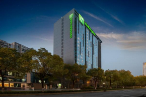  Holiday Inn Hangzhou CBD, an IHG Hotel  Hangzhou